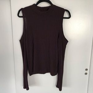 {American Eagle}Burgundy long sleeve cold shoulder